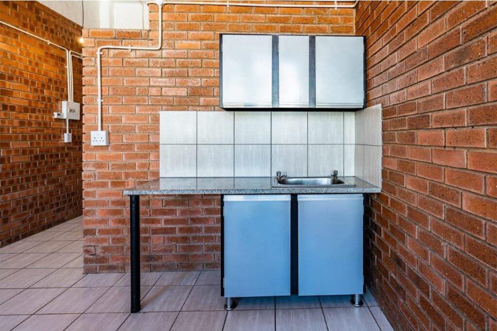 Diamond-Bachelor-Kitchen