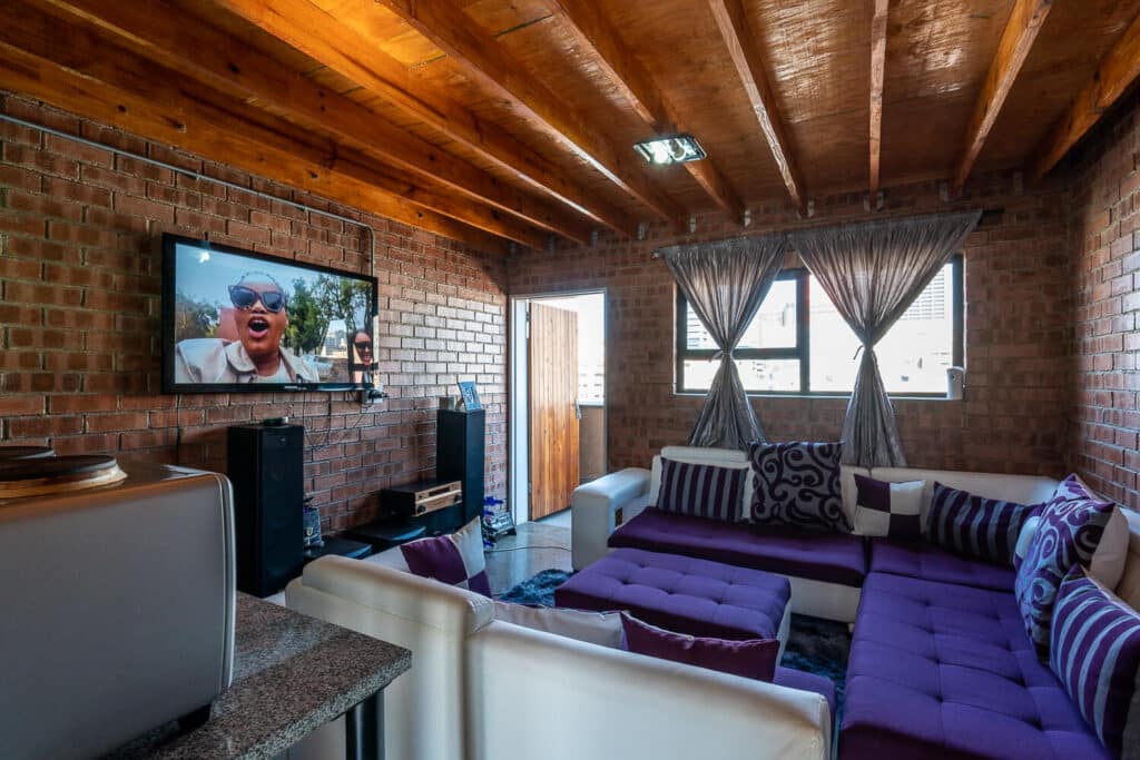 Lounge 2 bedoom Loft (1)